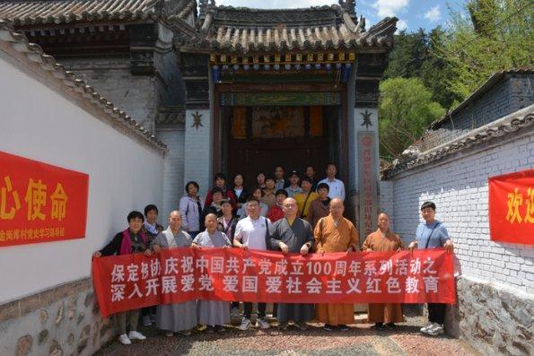 LME铜升至三周高点，受需求预期、库存下降和美元走软影响