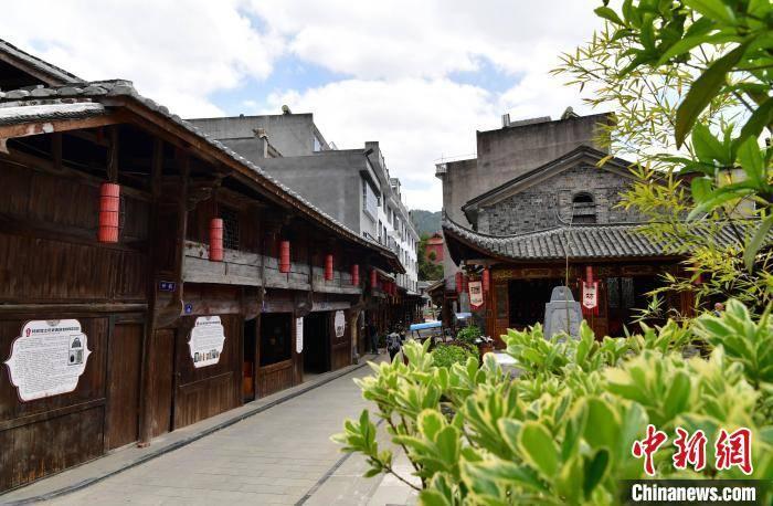 8月份孩子放假，带孩子适合去哪里旅游?游戏画面